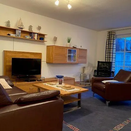 Haus-olymp-apartement-01-kuehlungsborn-nur-50-m-bis-zum-strand-ca-50-m2-2-raeume-sehr-gepflegt Apartment Kuehlungsborn