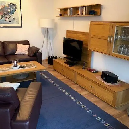 Haus-olymp-apartement-01-kuehlungsborn-nur-50-m-bis-zum-strand-ca-50-m2-2-raeume-sehr-gepflegt דירה