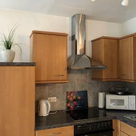 Haus Olymp 01 Nur 50 M Bis Zum Ca. 50 M2 2 Räume Sehr Gepflegt Apartment *