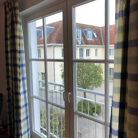 Haus-olymp-apartement-01-kuehlungsborn-nur-50-m-bis-zum-strand-ca-50-m2-2-raeume-sehr-gepflegt Ostseebad Kühlungsborn