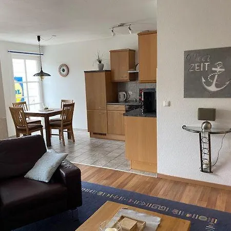Haus-olymp-apartement-01-kuehlungsborn-nur-50-m-bis-zum-strand-ca-50-m2-2-raeume-sehr-gepflegt דירה Ostseebad Kühlungsborn